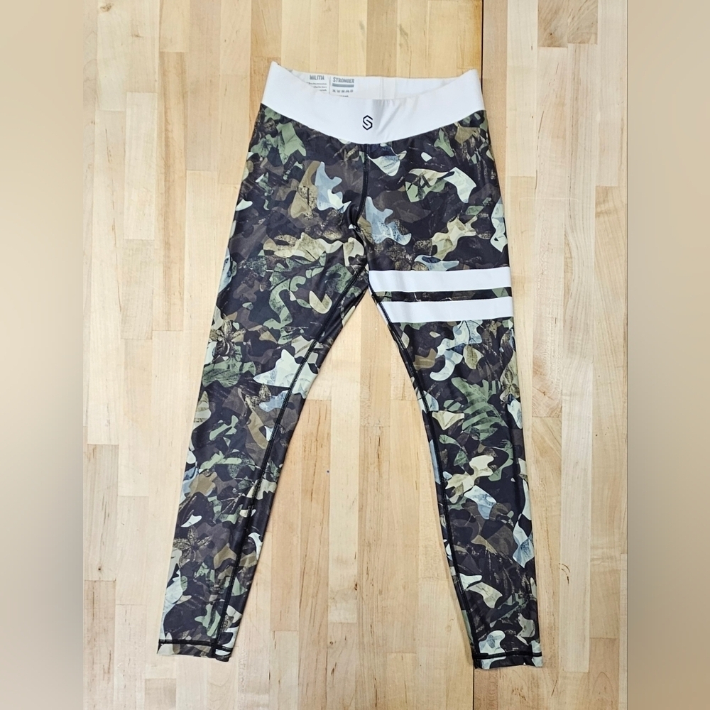 Stronger the label Women’s Medium Camouflage leggings Workout Fitness Gym Green